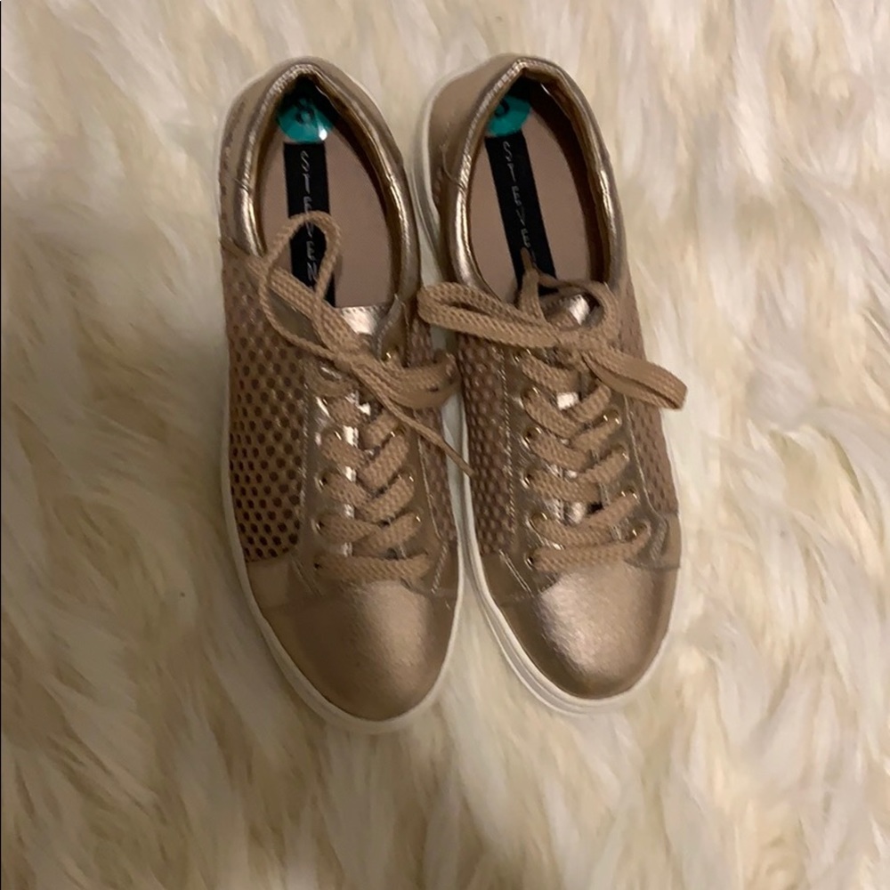 Women Steven Madden Sneakers size 8